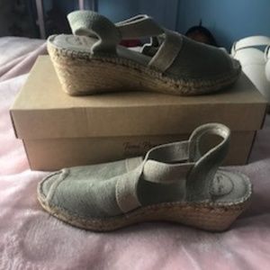 very comfortable sandals